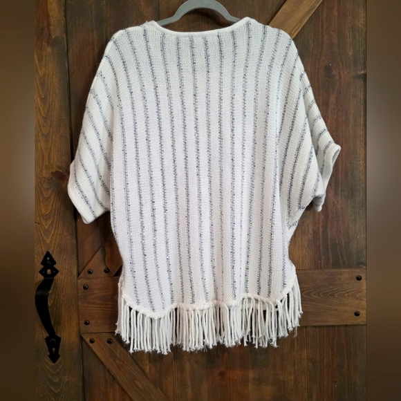 GNW Flashy Relaxed Sleeve Sweater Size M - Picture 3 of 3